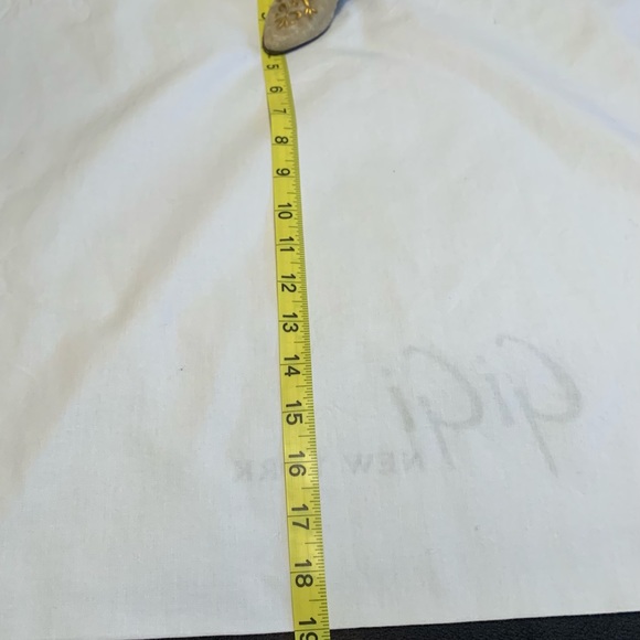 GiGi white larger lightweight drawstring dust bag VVGUC - Picture 5 of 6